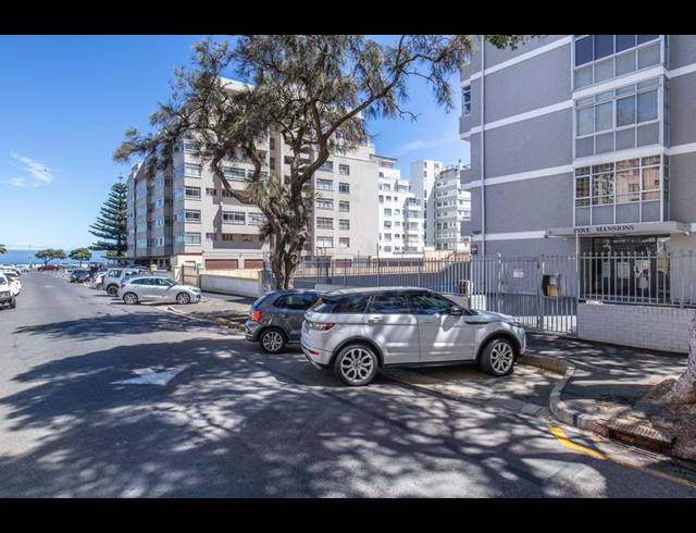 3 BEDROOM APARTMENT FOR SALE IN SEA POINT